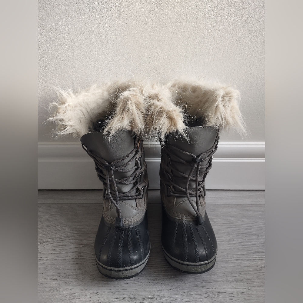 Sorel Joan Of Arctic Youth Waterproof Winter Boots In Size 2